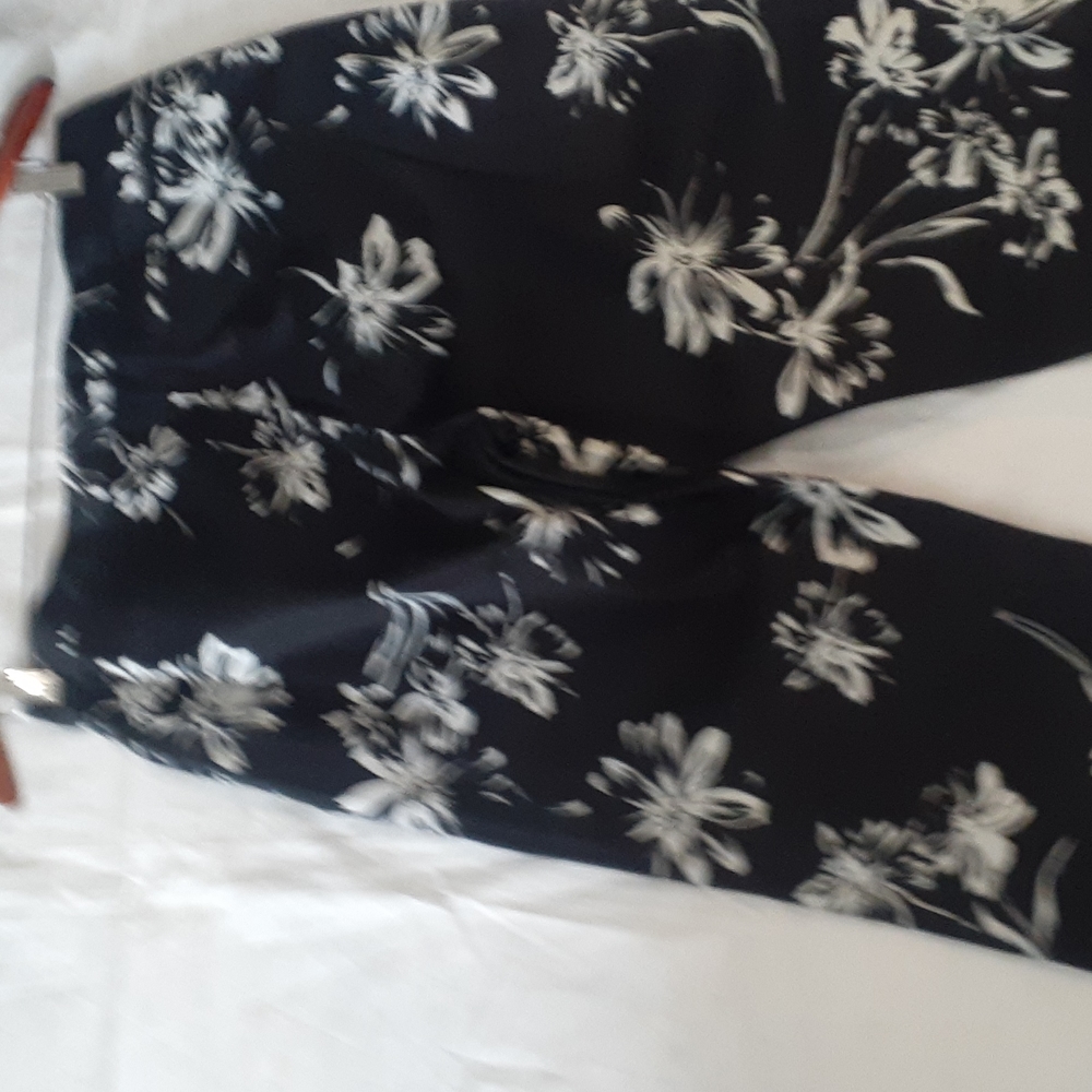 Chaps women's black white crop stretch pants size 6 - Picture 7 of 12